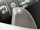 ★パドルシフト★ ハンドルにある『+』と『-』のレバーを指先で操ることで、マニュアル車感覚のシフトチェンジが楽しめるパドルシフトです☆