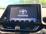 【メーカー純正ナビ】インテリアに溶け込むスタイリッシュな「専用設計」メーカーナビを装備♪視認性や操作性など基本性能にも優れ、より上質なカーライフをお楽しみいただけます。
