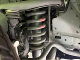 お車を安心してお乗りいただく為には、足回りの定期点検が欠かせません。サービスサポート(有償保証)では無料点検もご提供しており、安心のカーライフをお過ごしいただけるサポート体制が整っています。
