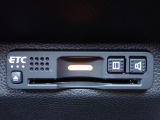 ■【ETC車載器】が装備されています。セットアップをしてお渡しとなり、ETCカードを差し込むだけで高速道路の利用が可能です。
