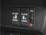 ◆両側電動スライドドア◆狭い駐車場でも乗り降りが楽々♪お子様が隣の車にドアを当ててしまう心配もございません!小さなお子様連れの方もこれで安心。