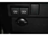 USB端子ソケット装備!アクセサリーDC12Vソケット装備!
