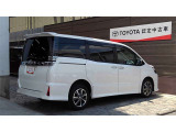 広々とした車内空間に優れた燃費性能。更にデザインも上質で人気のお車です!