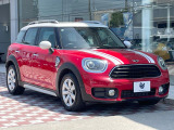 ●当店では第三者機関による車両品質鑑定を導入し、修復歴車を排除。鑑定書が発行されますので、ぱっと見ただけでは分からない箇所まで納得した上でご検討いただけます。※一部未実施の場合がございます。
