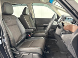 ★フロントシート★ 自然な姿勢のままでいられるシートが、運転しやすさと疲れにくさを感じさせてくれるはずです♪