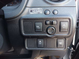 前方車両との衝突防止のサポート機能やアクセルとブレーキを踏み間違えた時のサポート機能など、安全装備が充実してて心強いです!!