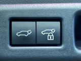 【パワーバックドア】スマートキーや運転席のボタンを押すだけでリアゲートが自動で開閉します!荷物を持っている時や、高い位置にあるバックドアを閉める際に便利な機能です♪