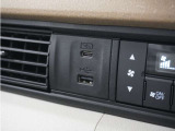 12V電源ソケット、USB接続端子!使いやすい場所に!装備が充実しています♪