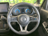 【純正革巻きステアリング】上質な革を使用することで、手にしっかり馴染みとても運転しやすいハンドルです♪