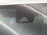 【トヨタセーフティセンス】走行中に前方の車両等を認識し、衝突しそうな時は警報とブレーキで衝突回避と被害軽減をアシスト。より安全にドライブをお楽しみいただけます。