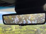 【デジタルインナーミラー】後席の大きな荷物や同乗者で後方が確認しづらい時でも安心!カメラが撮影した車両後方の映像をルームミラー内に表示。クリアな視界で状況の確認が可能です!