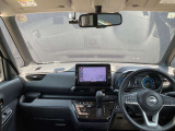 大きなガラスで視界が良く運転しやすいです