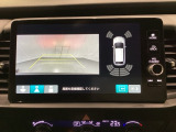 バックでの車庫入れも安心です! リアカメラが付いているバックモニター付のナビディスプレーを装備しております。操作線もついており距離感も画面から確認できます。