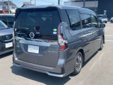 プライバシ-ガラスが装備されています。外を見るときは気にならずに、後方車両から車内が見えにくい設計です。