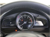 【明るく見やすいメーター】視認性が良く明るく見やすいメーター。運転者にとって見やすいメーターは運転していても疲れないですよね。