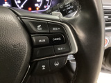 手触りの良いレザーハンドルにはホンダセンシングのコントロールスイッチが装備されテおり、ACCもハンドルから手を離さずに操作が出来ます。感覚で操作ができて便利で安全ですね!