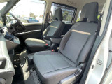 お車の販売と共に、自動車保険もご紹介しております。 弊社取り扱い会社と同じであれば日産独自のサービスもあります。