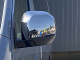 ウィンカードアミラー☆ライトの点滅で対向車、歩行者などに曲がることを知らせることができるので安心・安全につながりますね♪