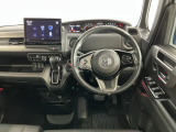 【前方視界】開放的な前方視界!運転がしやすく疲れにくいです♪窓が大きく、見通しがとっても良いおクルマですよ♪