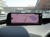 マツダコネクトの10.25インチワイドセンターディスプレイです。『Android Auto』『Apple CarPlay』や独自のコネクテッドサービスに対応したインターフェイスシステムです。