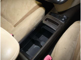 スマートキー付きです。スマートキーとは鍵を車に差し込まなくても、ドアノブを触ったりするだけで、ドアロックを解錠できます。これが凄く便利なんですよ。