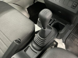 【5速マニュアルミッション】しっくり手になじむシフトレバー。&rdquo;運転&rdquo;をより楽しみたい方は必見です!