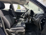 運転席シート廻りは使用感も少なく、良好な状態となっています。前オーナー様が丁寧に使っていたことがよくわかりますね。