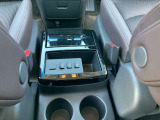 ドリンクホルダーがあって便利で長距離ドライブも可能です