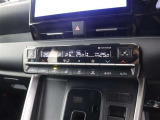 ☆オートエアコンです♪一度お好みの温度に設定すれば、車内の温度を検知し風量や温度を自動で調整してくれる優れもの!暑い&hellip;寒い&hellip;と何度もスイッチ操作をする必要はありませんね♪
