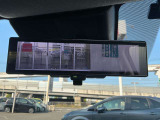 スマートルームミラー♪たくさん荷物を載せても、バックカメラで映像を映すので後方の視界も確保!!様々なシーンで活躍する便利装備☆