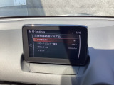 フォワードセンシングカメラで認識した交通標識をアクティブドライビングディスプレイに表示し、交通標識の見落とし防止を図り、安全運転を支援します。