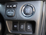 運転席で後部のドアを開けることも可能です!