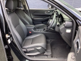 フロントシートです!!セパレートシートなのでお尻をしっかりホールド!!スポーティな運転にも最適です!!