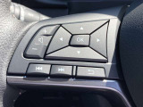 手元でナビの音量調整等が出来るのでナビの操作によるわき見運転を防止することが出来ます。