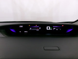 視認性、認識性にこだわった、カラー液晶メーターを採用。速度は読み取りやすいよう数字で大きく表示します。