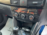運転席/助手席独立コントロール機能付きフルオートエアコン◎
