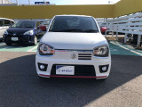 「フロントマスク」です。車の印象を決めるのは【顔】。この車の顔つきは、きっとあなたにピッタリ!?