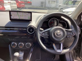 車内の操作スイッチはいずれも運転席から簡単に操作頂ける設計になっており物理スイッチを採用し操作感もダイレクトに感じて頂けます!