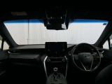 見通しのよいすっきりとした視界で、誰でも運転しやすいです。運転のしやすさは疲れにくさにも繋がりますよ♪