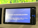 【純正ナビ】人気の純正ナビを装備しております。ナビの使いやすさはもちろん、オーディオ機能も充実!キャンプや旅行はもちろん、通勤や買い物など普段のドライブも楽しくなるはず♪