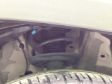 お車を安心してお乗りいただく為には、足回りの定期点検が欠かせません。サービスサポート(有償保証)では無料点検もご提供しており、安心のカーライフをお過ごしいただけるサポート体制が整っています。