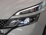 夜間走行の様々な局面に向けて、LEDヘッドランプで視認性をしっかり確保☆ハロゲンヘッドランプのおおよそ2倍の光量で、広範囲に明るくドライバーをサポートしてくれます。