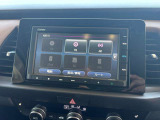 カーナビ付きです。カーナビの機能や保証につきましては、担当スタッフまでお尋ねください。