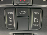 【両側パワースライドドア】スマートキーや運転席のスイッチで後席両側スライドドアの開閉が可能♪電動だから力を入れてドアを開ける必要が無く、小さなお子様でも簡単に開け閉めでき快適です♪