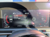 前方車両との衝突防止のサポート機能やアクセルとブレーキを踏み間違えた時のサポート機能など、安全装備が充実してて心強いです!!