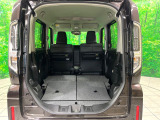 普段のお買い物や通勤、送迎等に十分な荷室スペースを確保しております。セカンドシートを倒すと、大きな荷物の積載も可能です♪