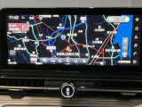 コネクテッドナビゲーションです♪目的地まで案内するナビゲーション機能の他にAPPLE CarPlayも搭載♪フルセグ画質で楽しめるTVやBluetooth 多彩な機能が満載で運転を快適にサポートしてくれます☆