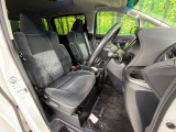 運転席シート廻りは使用感も少なく、良好な状態となっています。丁寧に使われていたことがよくわかりますね。