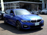BMW在庫保有台数常時100台以上!ご来店の際はBMW本店(厚木市下荻野140-1)にご来店ください!弊社自慢の全天候型ショールーム!BMW在庫保有台数常時100台以上ございます!