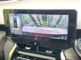 【パノラミックビューモニター】専用のカメラにより、上から見下ろしたような視点で360度クルマの周囲を確認することができます☆死角部分も確認しやすく、狭い場所での切り返しや駐車もスムーズに行えます。